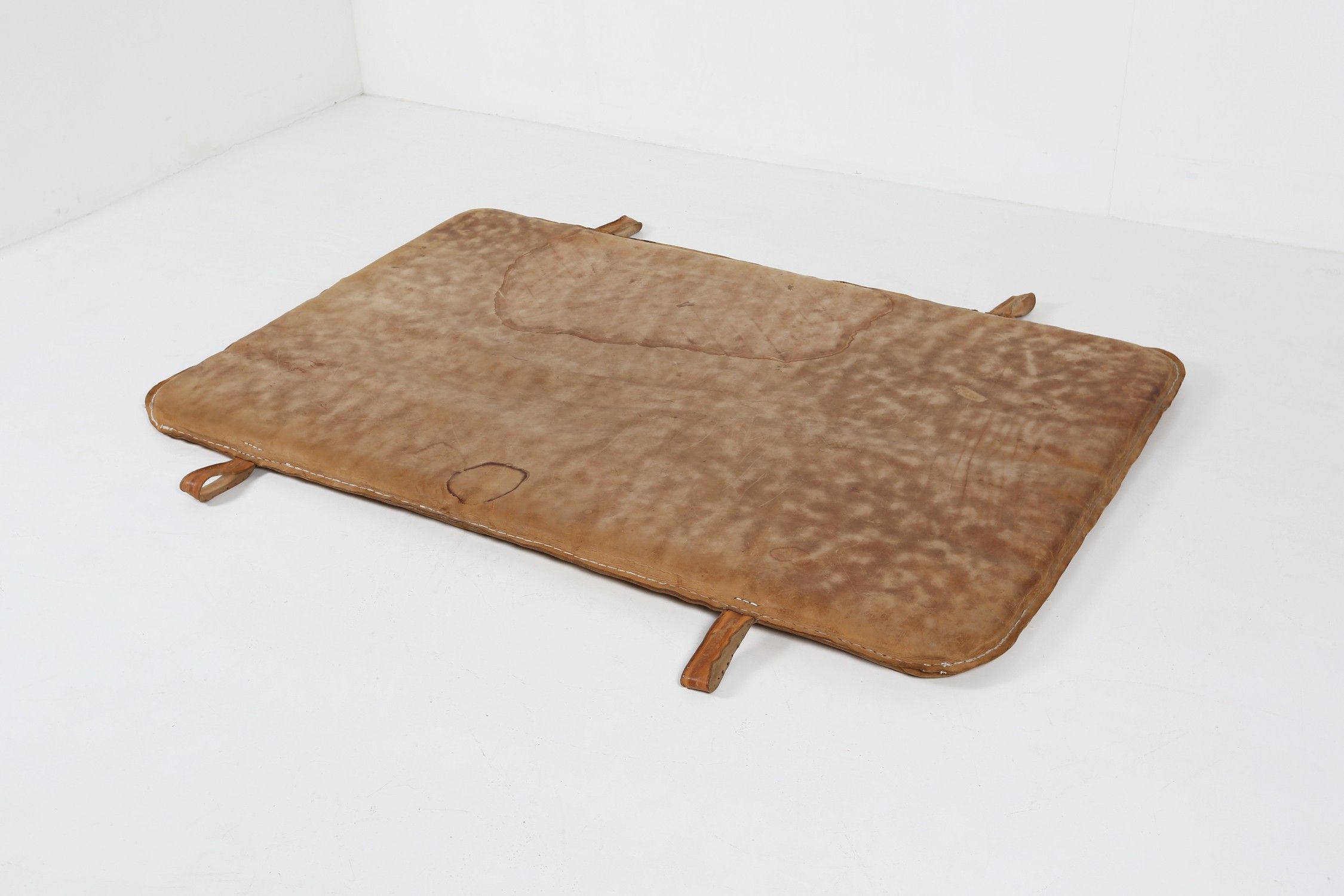 Vintage Industrial Gym Mat in Thick Cow Leather, Belgium 1930sthumbnail